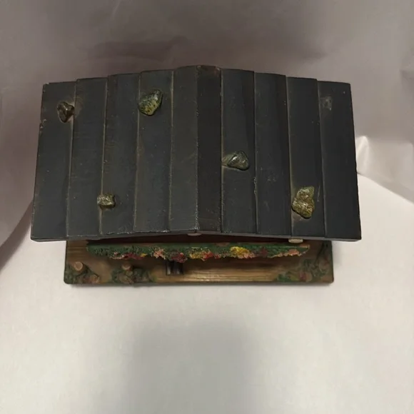 Vintage Swiss Chalet music box - Picture 3 of 5